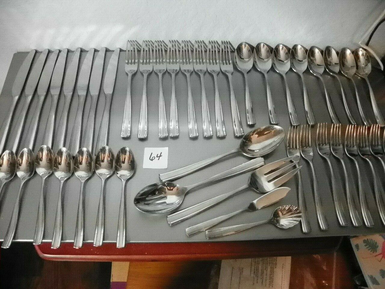 45 PIECES  HOME TARGET GLOSSY/SATIN  SERVICE FOR 8 , SPOONS,KNIVES,FORKS EXTRAS