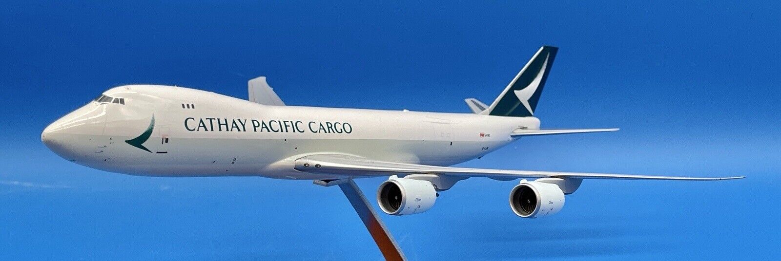JC Wings Cathay Pacific Cargo Boeing 747-8F  1:200 XX2413