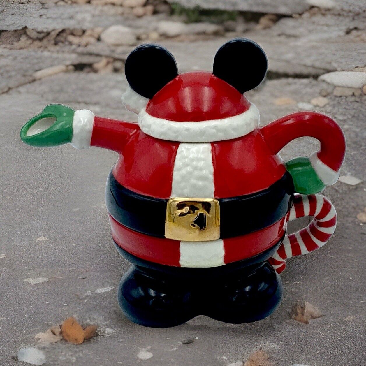 Disney Theme Parks Christmas Mickey Mouse 3-piece Teapot With Mug & Lid. Retired