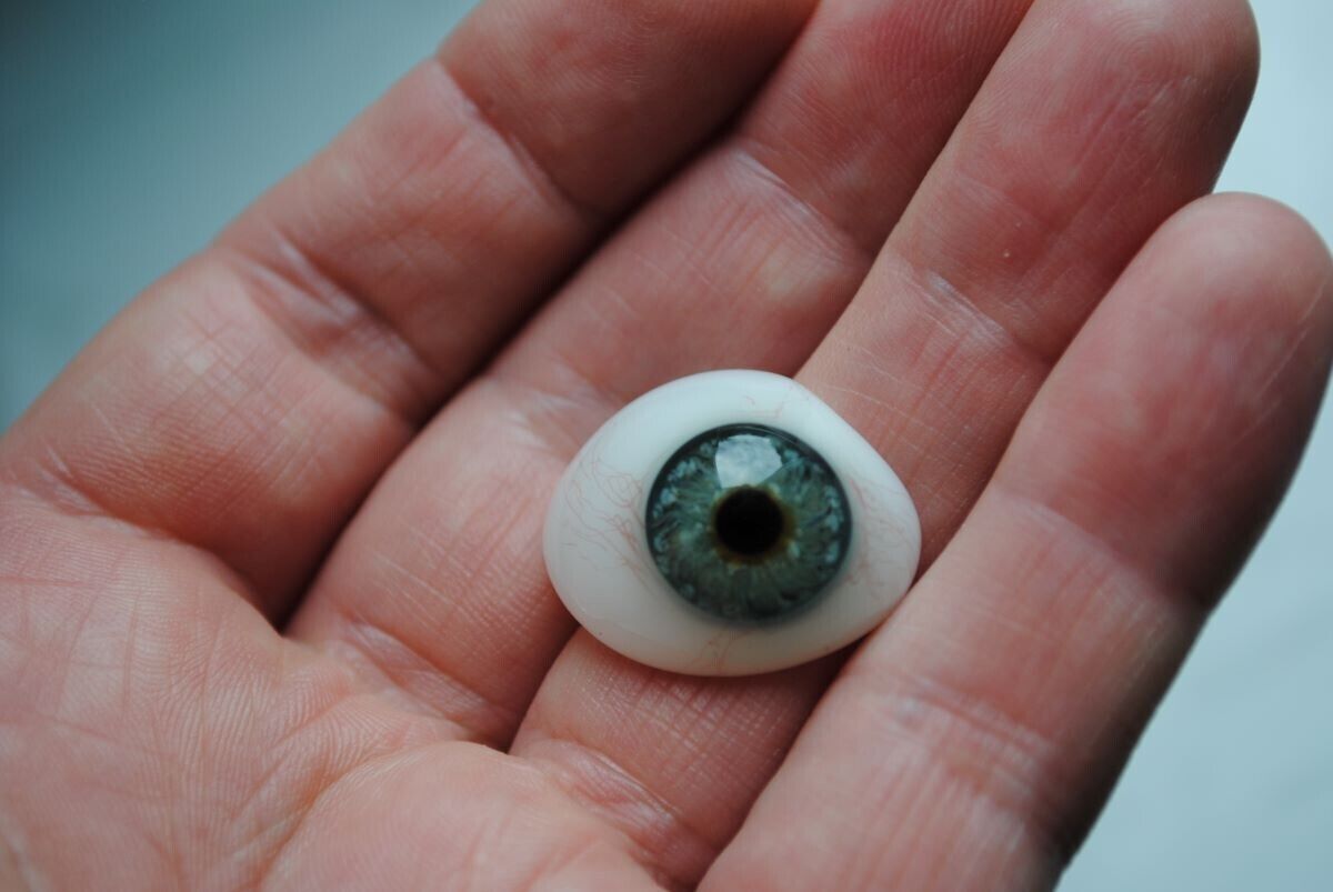 1 very nice antique german human prosthetic glass eye