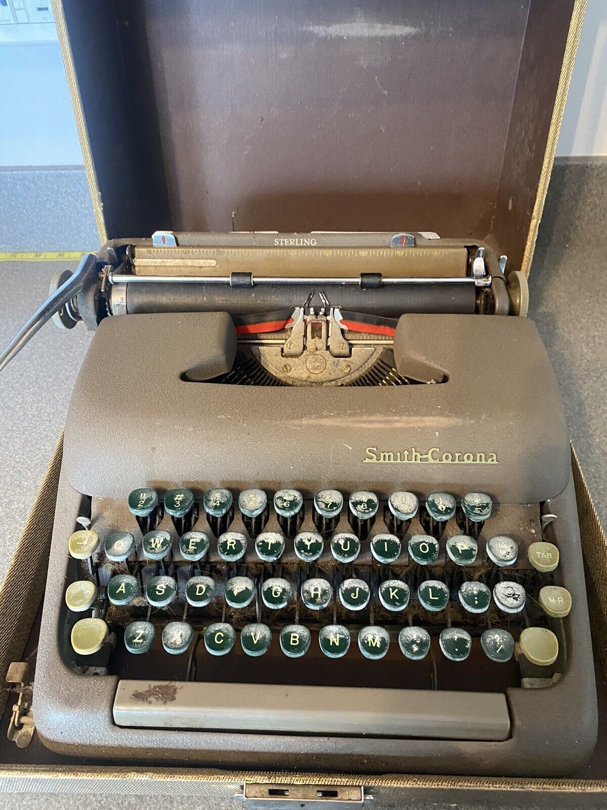 Vintage Smith Corona Clipper Tan with Green Keys Typewriter + Case 1950’s