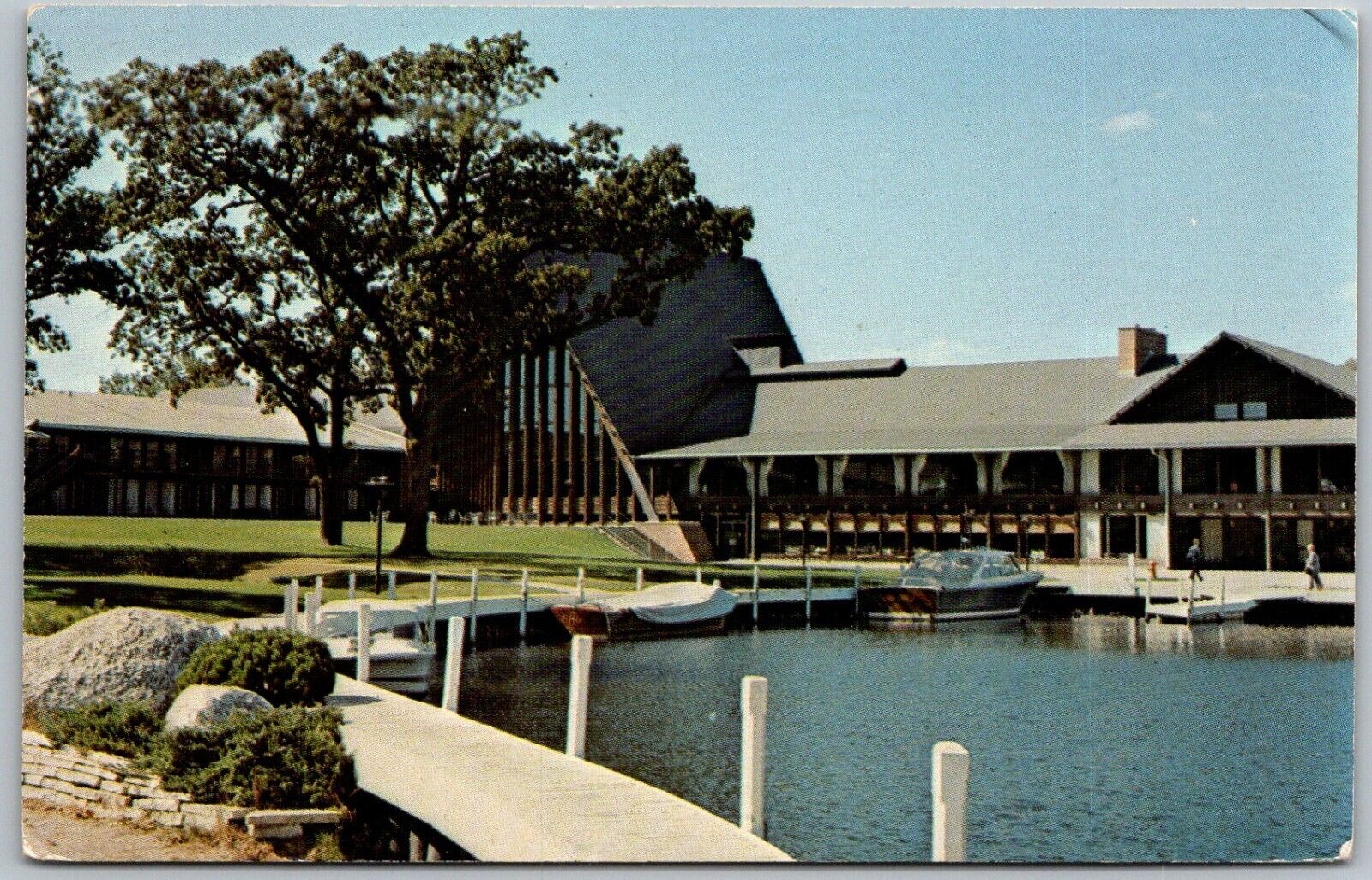 Fontana Wisconsin 1960s Postcard The Abbey Motel And Marina at Lake Geneva