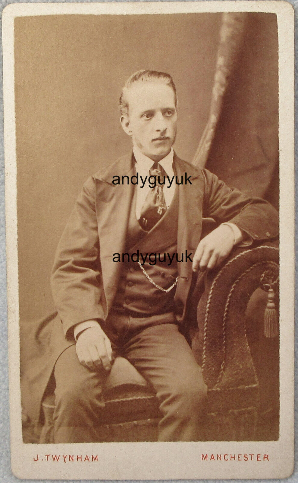 CDV SEATED MAN TWYNHAM MANCHESTER PICTURE FANCY BACK CHAIN TIE ANTIQUE PHOTO