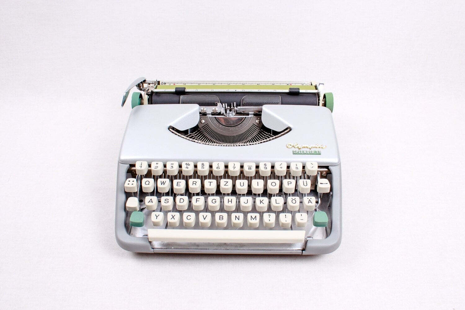 Olympia Splendid 33 Pastel Typewriter, Vintage, Mint Condition, Manual