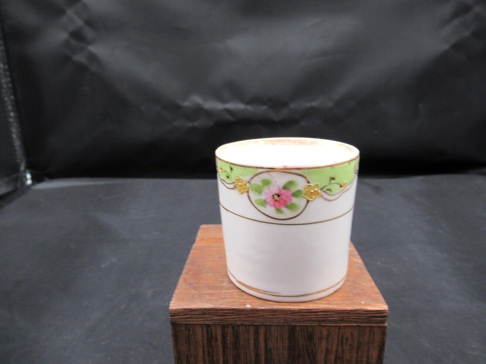 VINTAGE TINY TOOTHPICK HOLDER PINK FLOWERS BOWS GREEN DRAPING SIGNED NIPPON