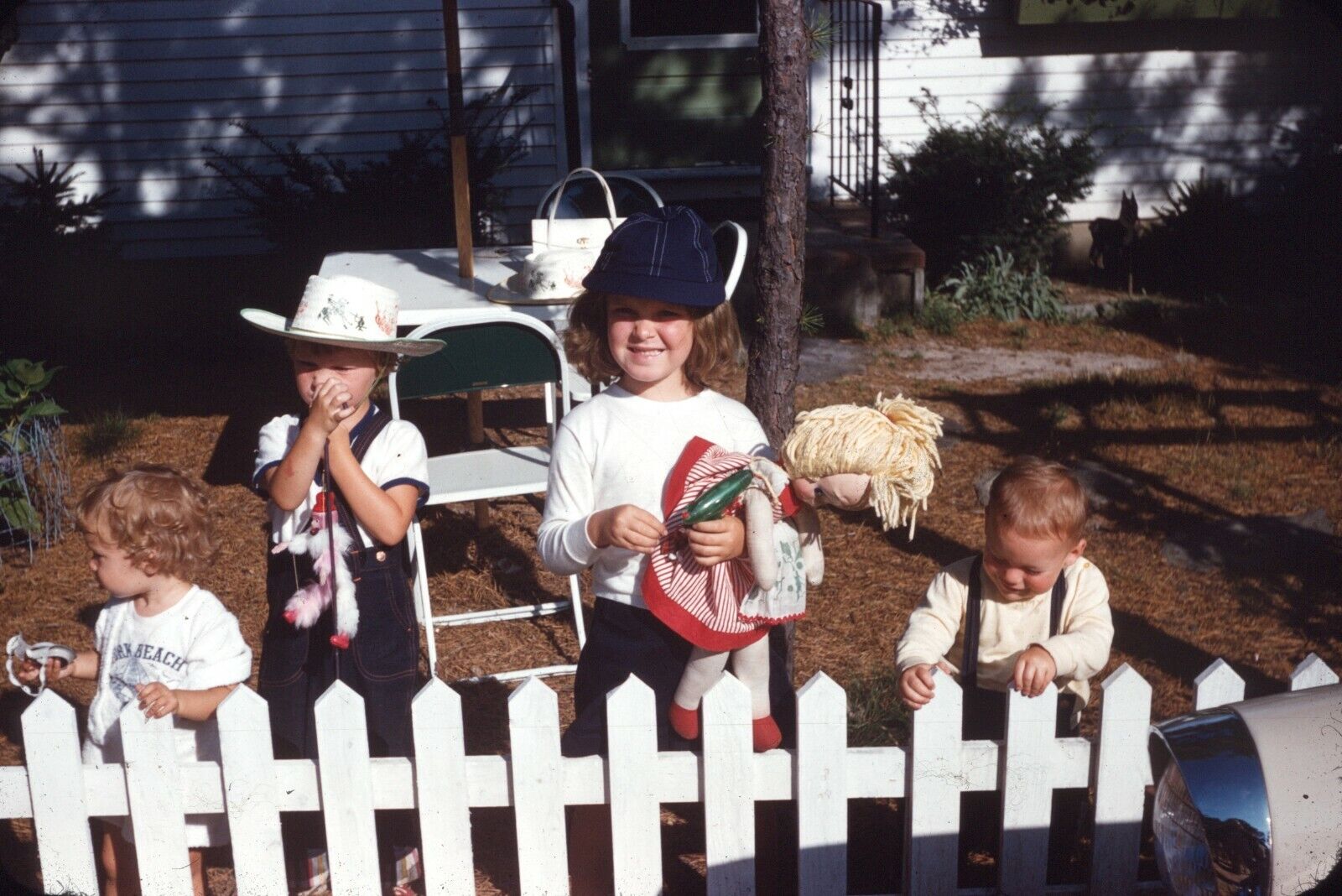 1950s Group of Little Kids Waiting by White Picket Fence 35mm Red Border Slide