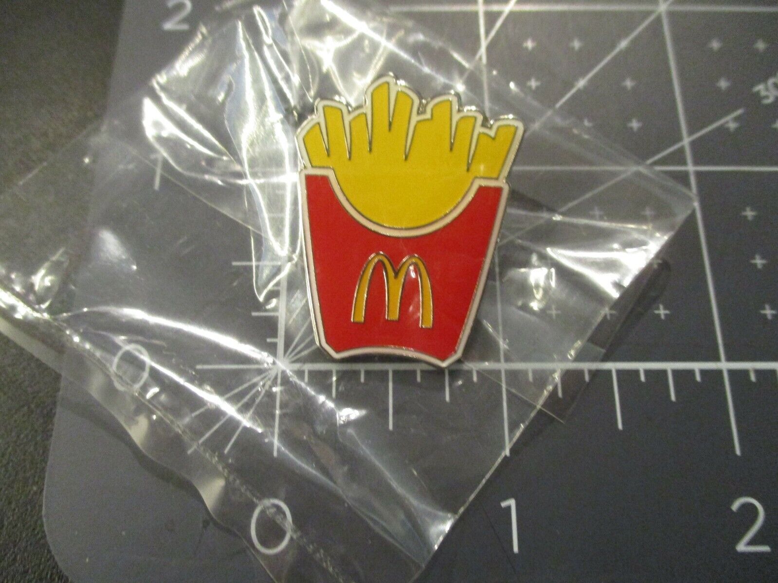 MCDONALDS Large Fries PIN badge button lapel fast food burger big mac J