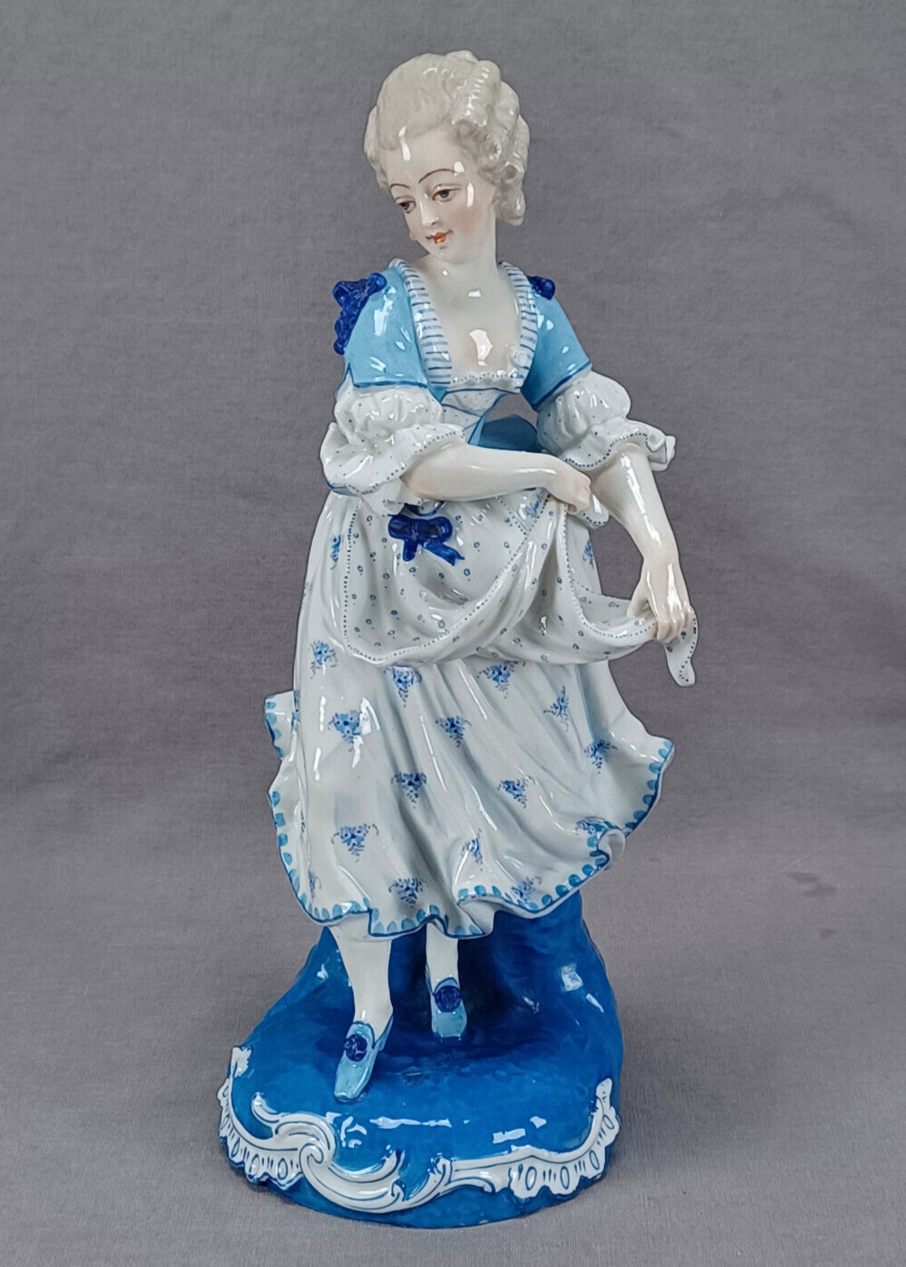 19th Century French Hand Painted Blue & White 9 1/4 Inch Porcelain Lady Figurine