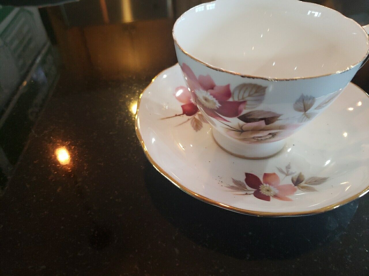 Vintage Royal Vale Bone China Mauve/pink Floral Tea Cup Saucer England