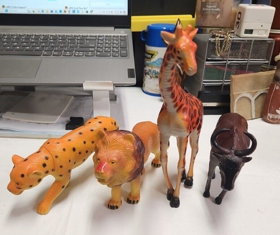 Plastic Toy Figure Safari Wild Animal Collectible Lot Of 4