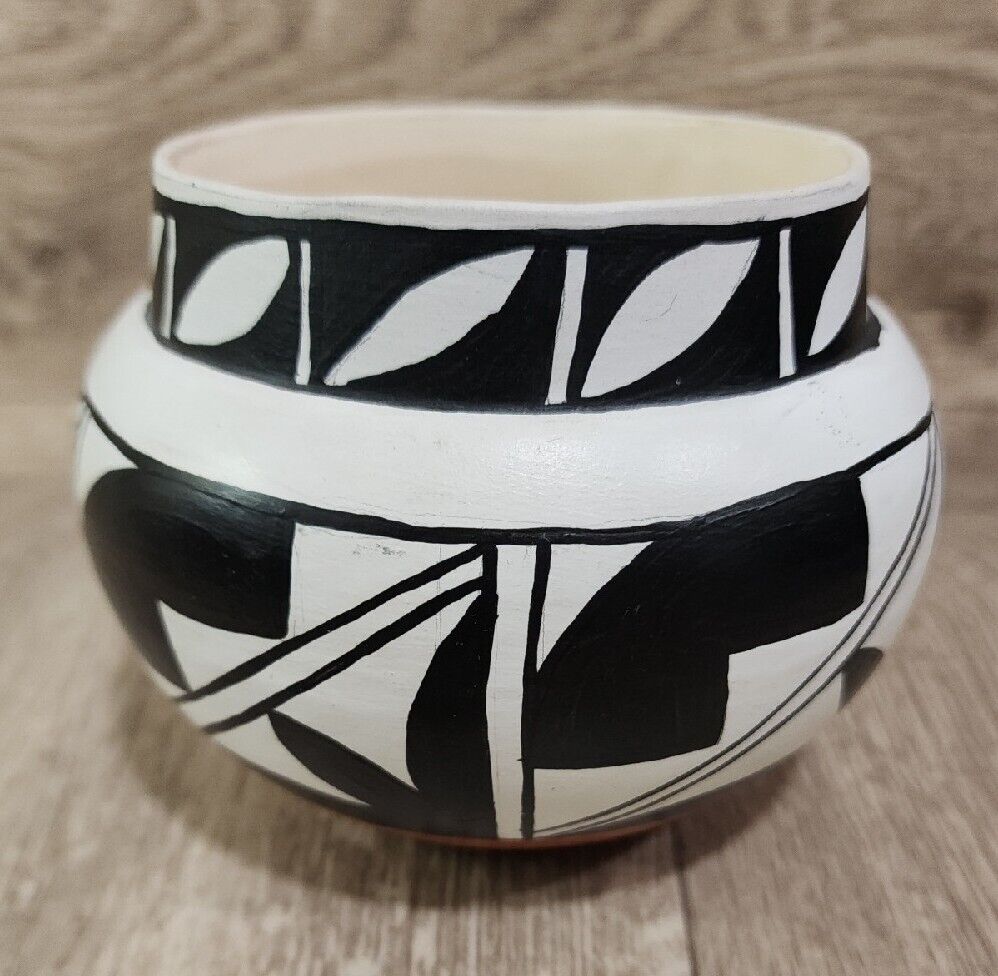 Native American Pueblo Pottery Ceramic Southwest Vase Planter Hand Painted 