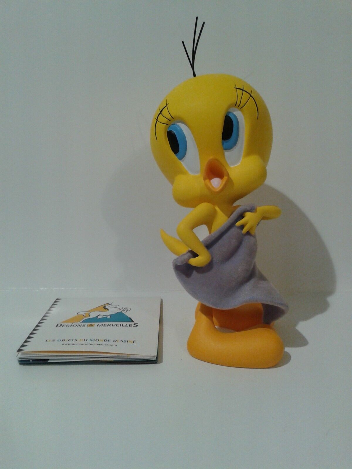 Demons & Merveilles Looney Tunes Tweety towel figurine (pre-owned)