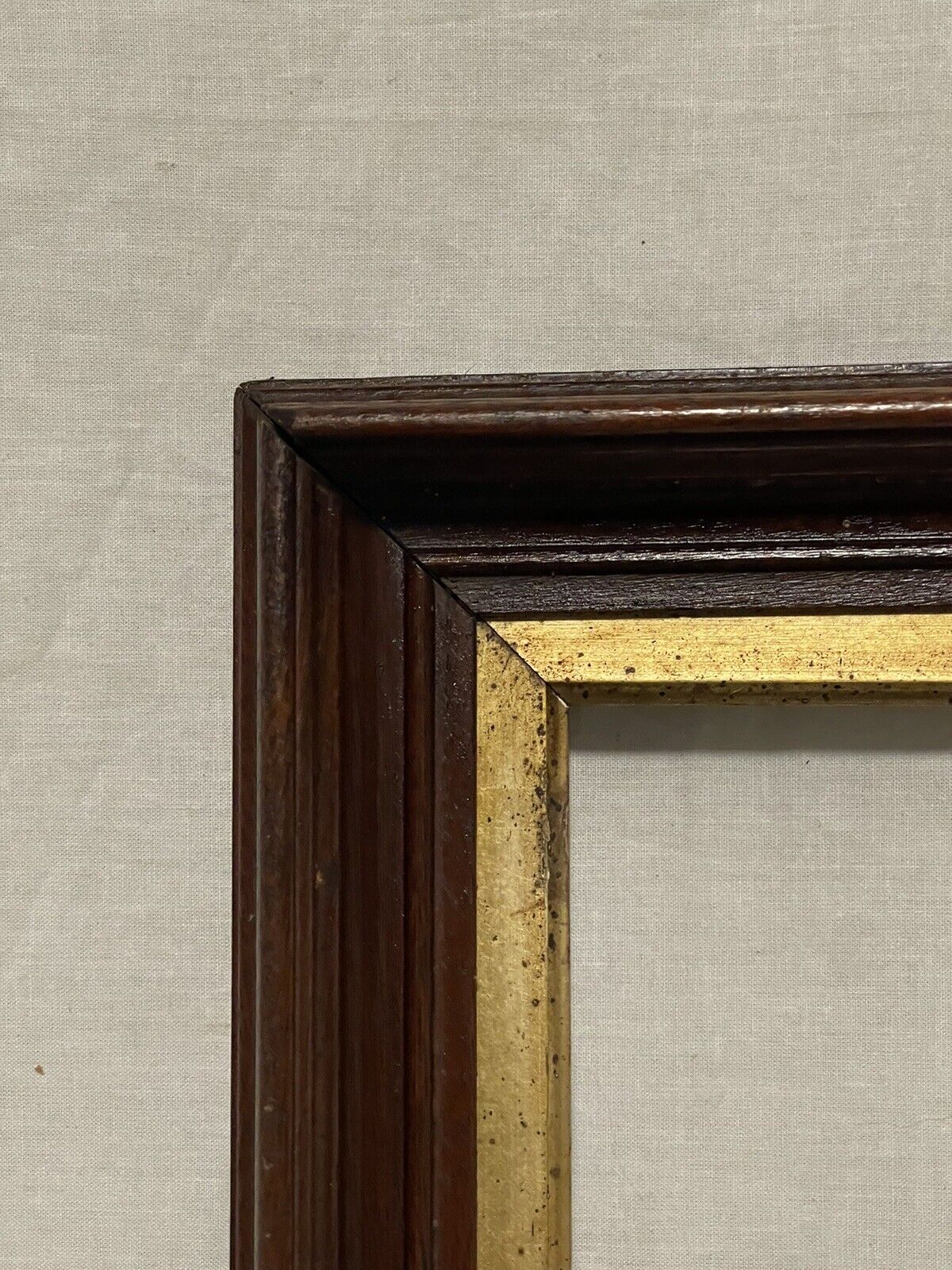 ANTIQUE FIT 20”x26” EARLY 1870s WALNUT GOLD GILT GESSO VICTORIAN PICTURE FRAME