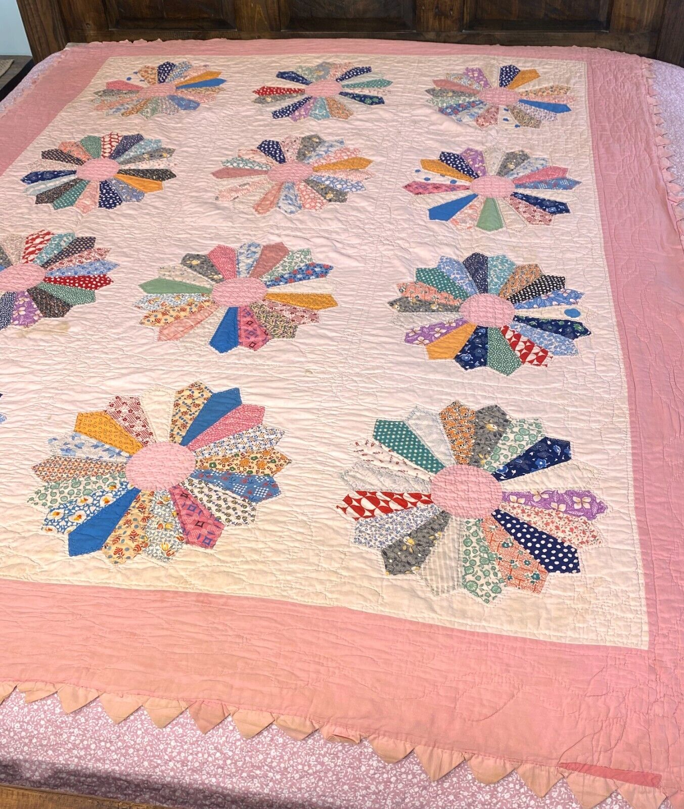 1930\'s Antique Dresden Plate Quilt ~ Vintage Blush Pink Feedsack Patchwork Quilt
