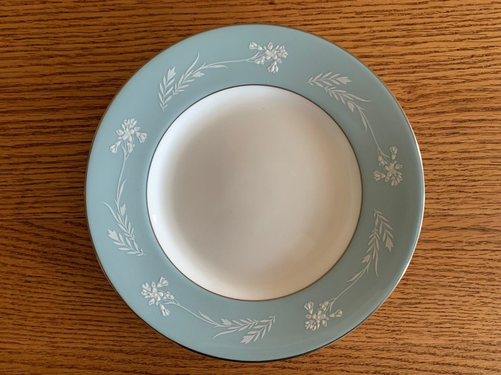 MINTON BONE CHINA TURQUOISE CAMEO SALAD DESSERT PLATE S-663 MADE IN ENGLAND 1957
