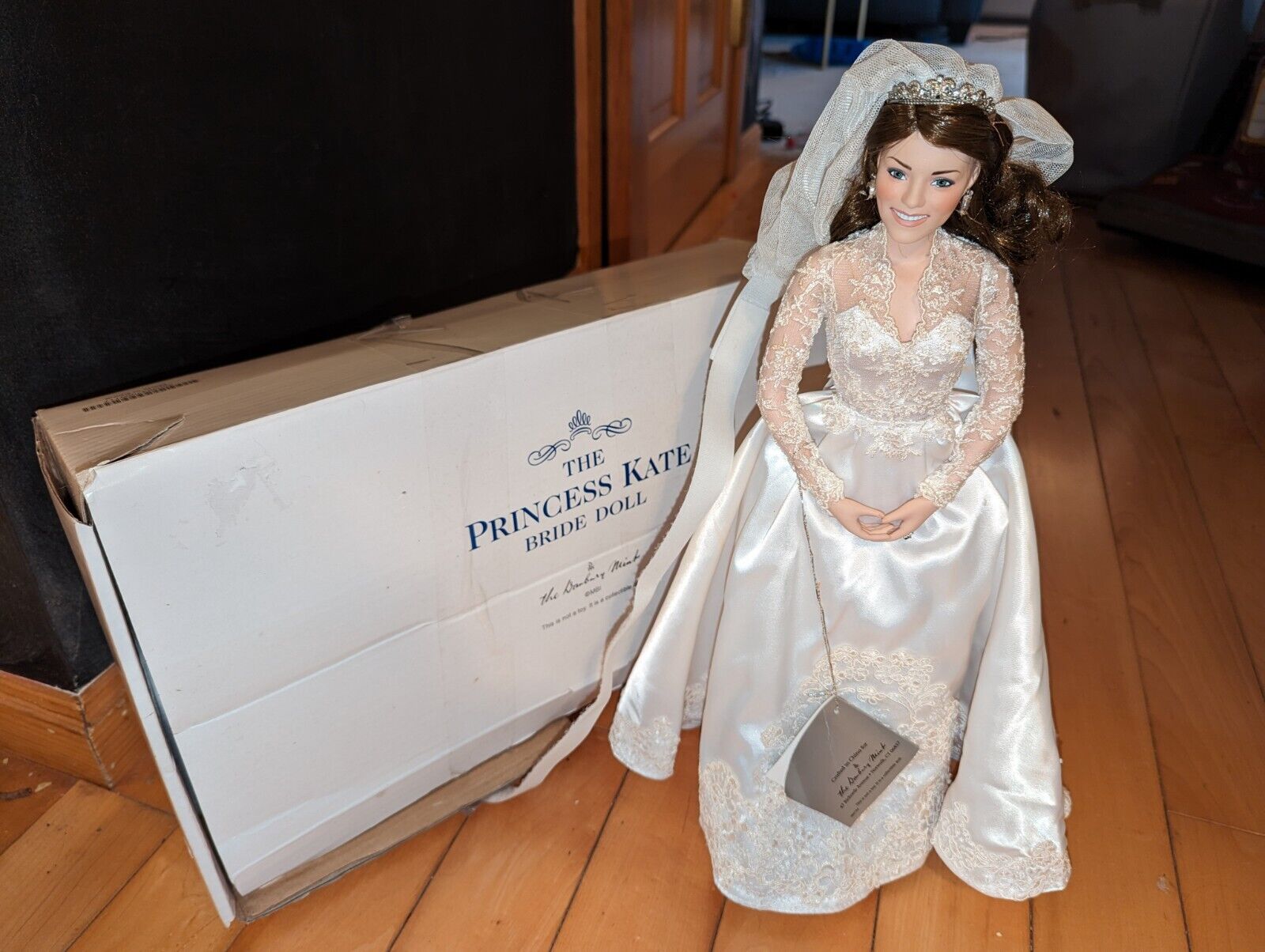 Kate Middleton Princess Wedding Bride Doll Danbury Mint 2011
