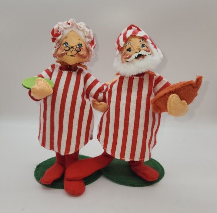 Vintage Annalee Mr and Mrs Santa Claus in stripped Christmas night gowns dolls