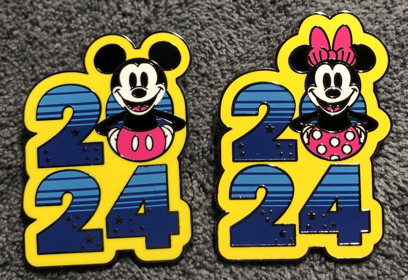 Disney Parks 2024 Dated Character Booster Set Mickey & Minnie Mouse 2 Pins