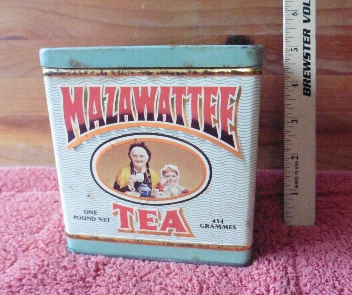 Vintage Tea Cube Tin Mazawattee Grandmother & Granddaughter with Buttons inside 