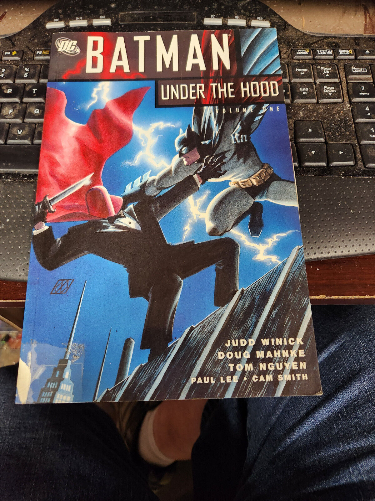 Batman: under the Hood #1 (DC Comics December 2005)