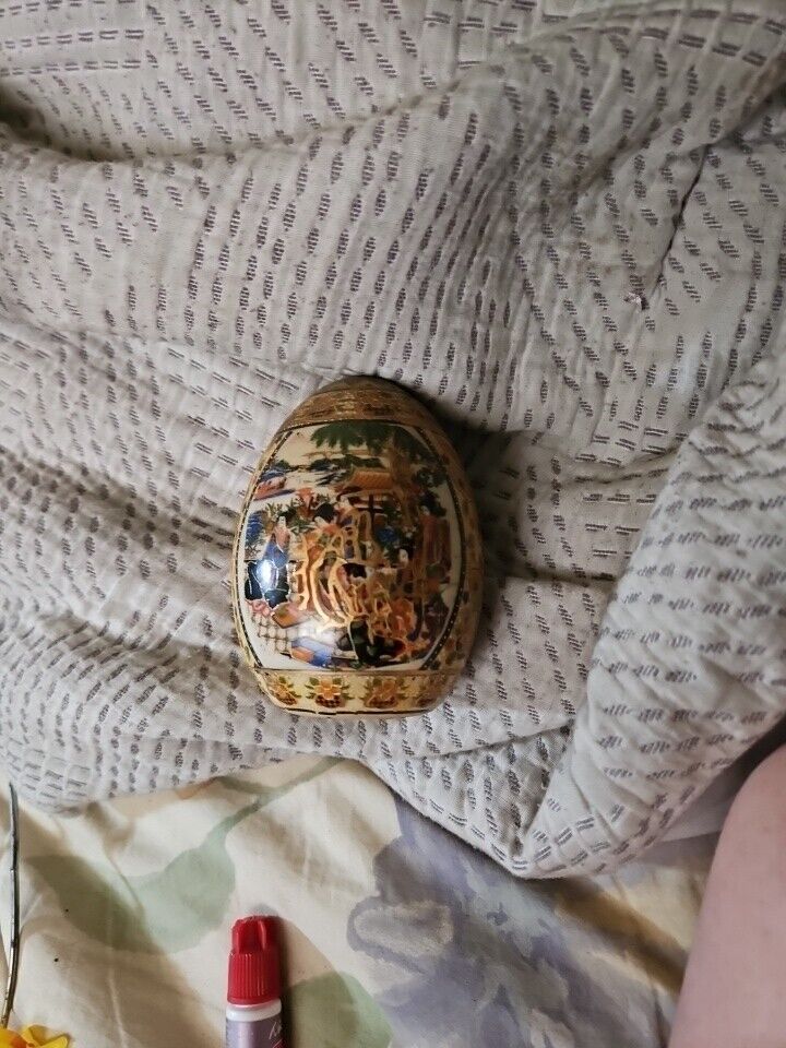 Antique Japanese Large Hand Painted Satsuma Porcelain Egg 