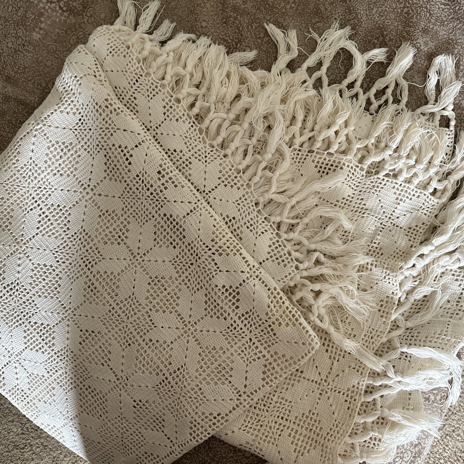 Vintage Ivory Handmade Crochet Lace Coverlet Bedspread 90\