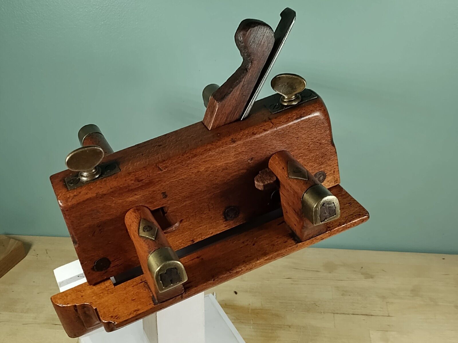 Higgs. London. Early 18th Century Wedge Arm Plow Plane