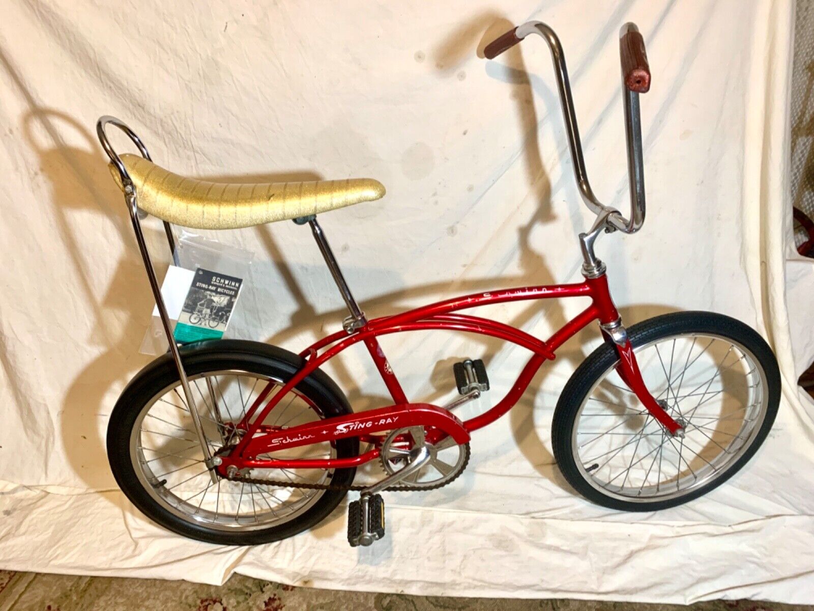 Vintage 1972 Schwinn Stingray Bicycle With Original Papers