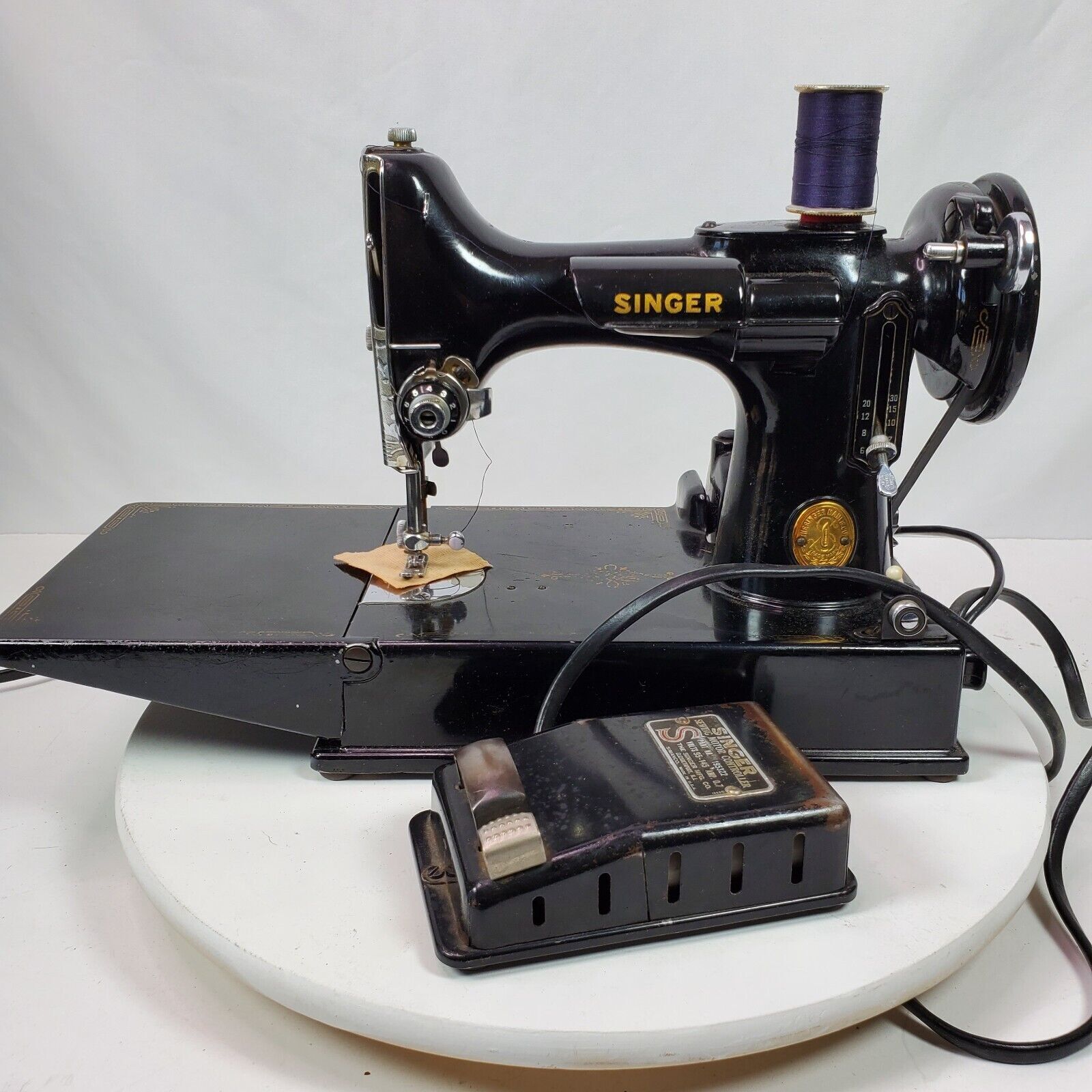 Vintage Singer 221-1 Sewing Machine + Case Keys Accessory Manuals 1 Owner TESTED