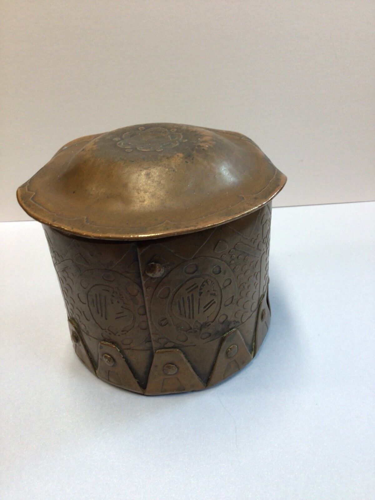 Vintage Mission Style Handcrafted Roycroft Era Copper Round Box