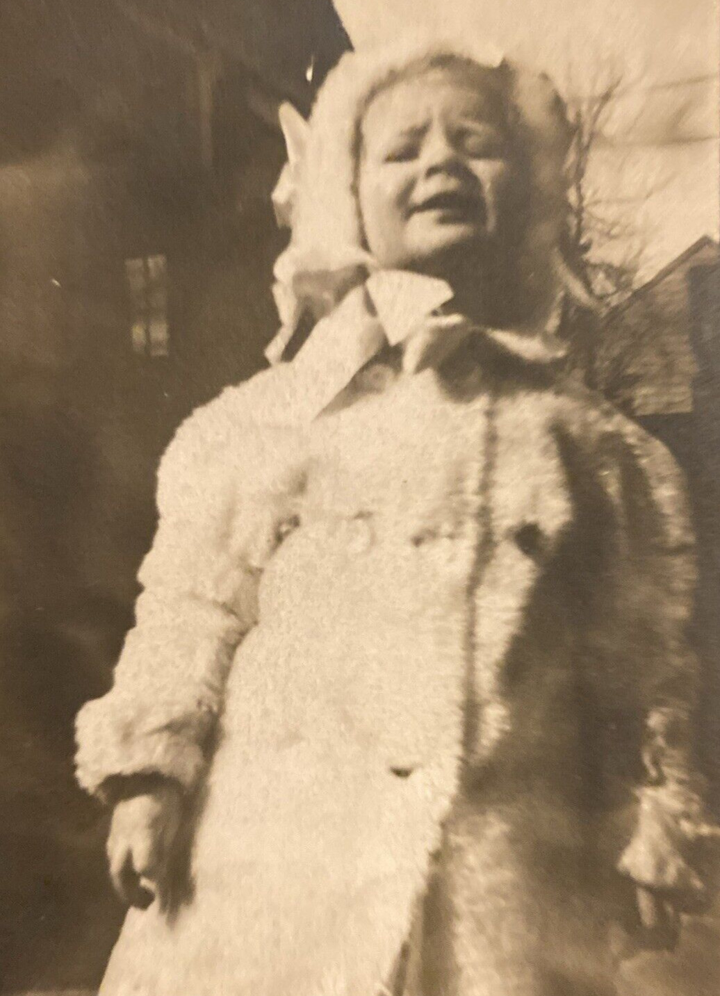 Antique 1910s Young Girl Crying White Fur Coat Fashion Original Photo P11i113