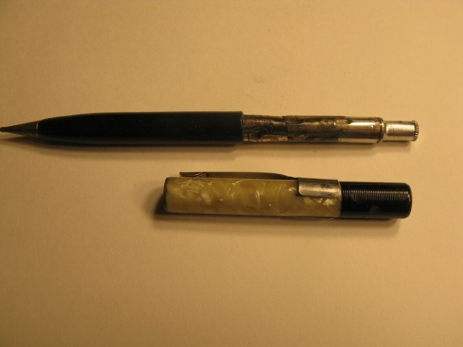 Dad's Estate:  Vintage Mechanical Pencil.  (#5075)