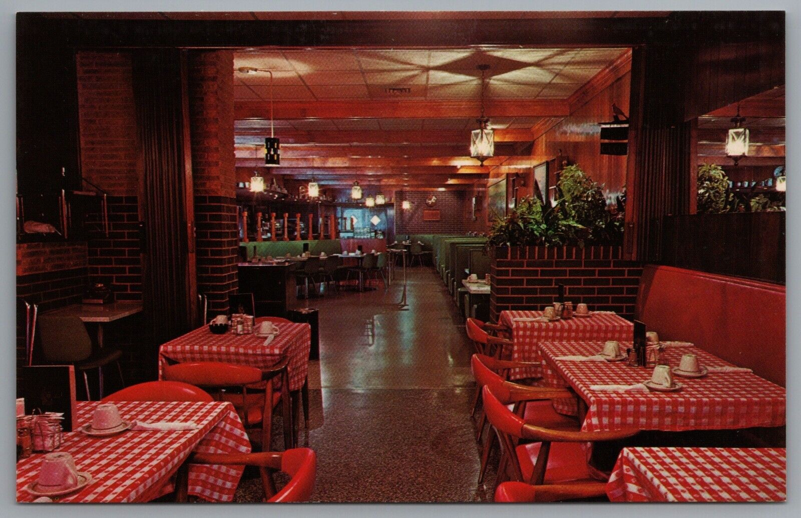 Virginia Beach VA Freddy\'s Restaurant 113 North Plaza Trail c1964 Chrome Postcar