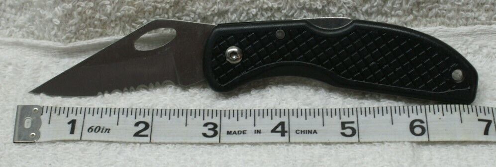 SN3 4\'\' Maxam Falcon VII Lockback Folding Pocket Knife Black Leymar Handle 7473