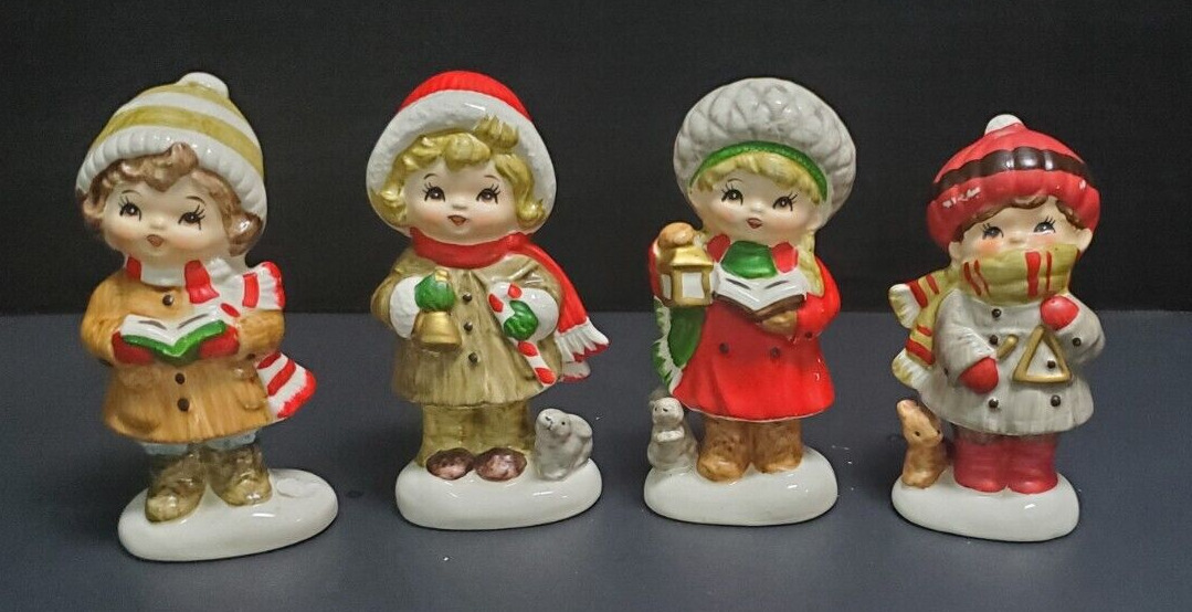 VTG Napcoware Japan 8982 Lot of 4 Christmas Singing Carolers Ceramic--SEE FLAWS