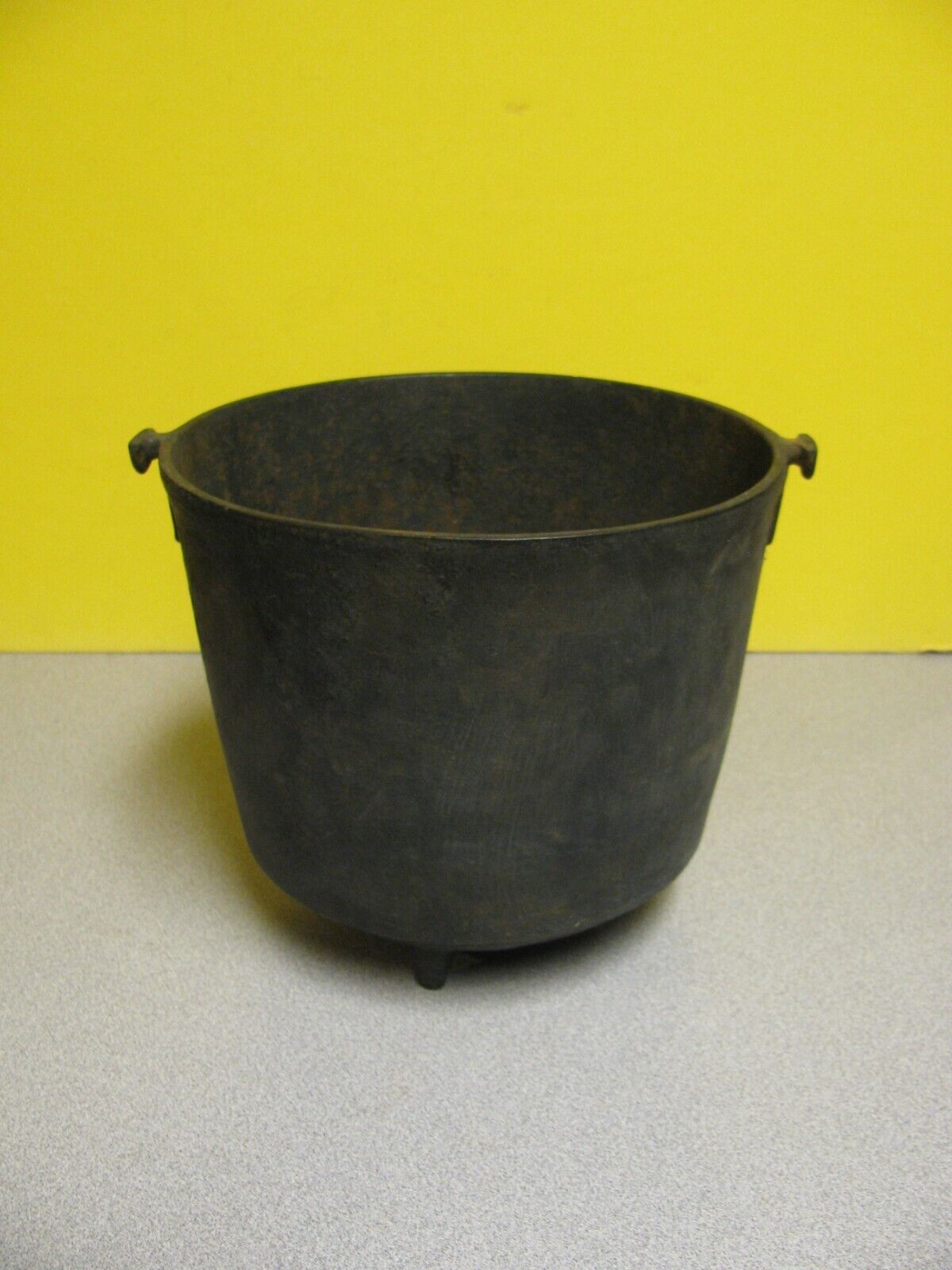 Small #7 Cast Iron Bean Pot- Kettle- Peyote Drum 8 3/4 OD 8 3/8 ID 6.58 LBS