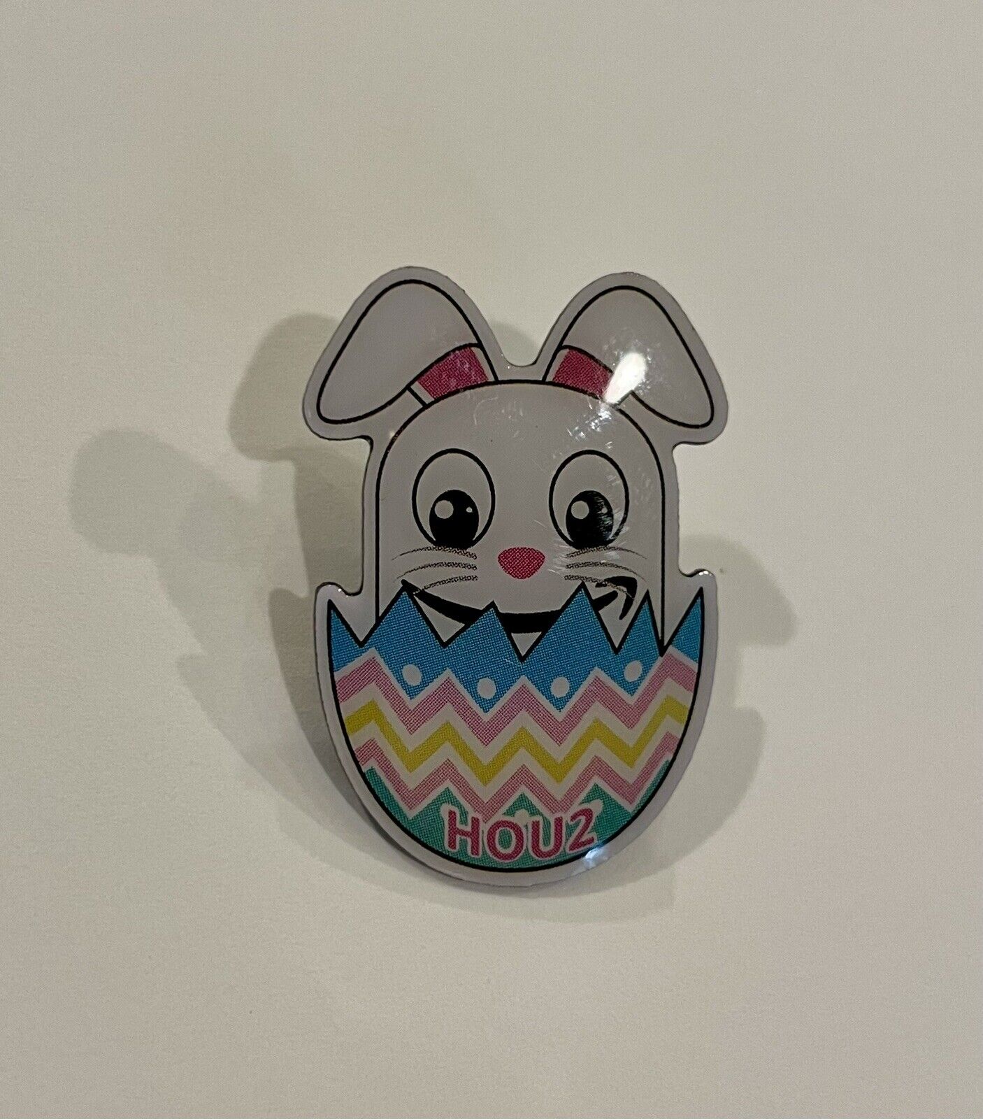 Amazon peccy pin - Easter Bunny - Painted Egg - HOU2