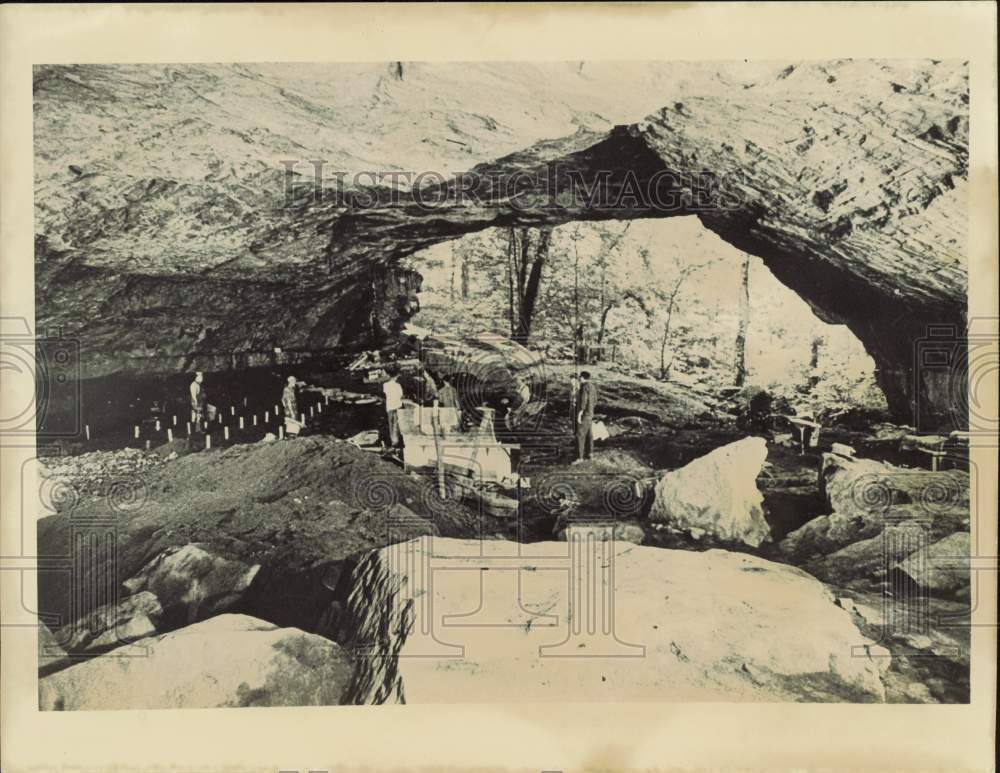 1956 Press Photo The excavation site at Russell Cave near Bridgeport, Alabama
