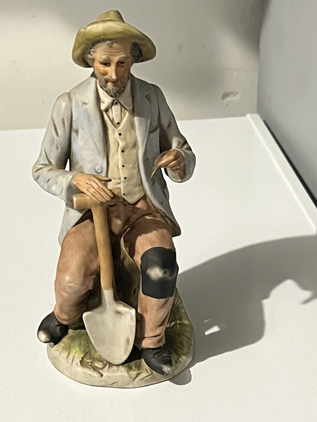 Homco 1433 Old World Farmers Man with Pipe Porcelain Figurine Home Interiors 8”
