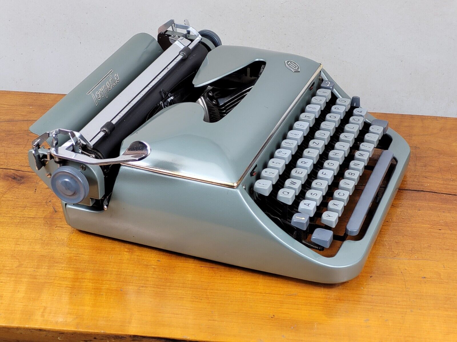 COLLECTIBLE TYPEWRITER TORPEDO 20 PORTABLE FROM 1954  - NO RISK WITH SHIPPING
