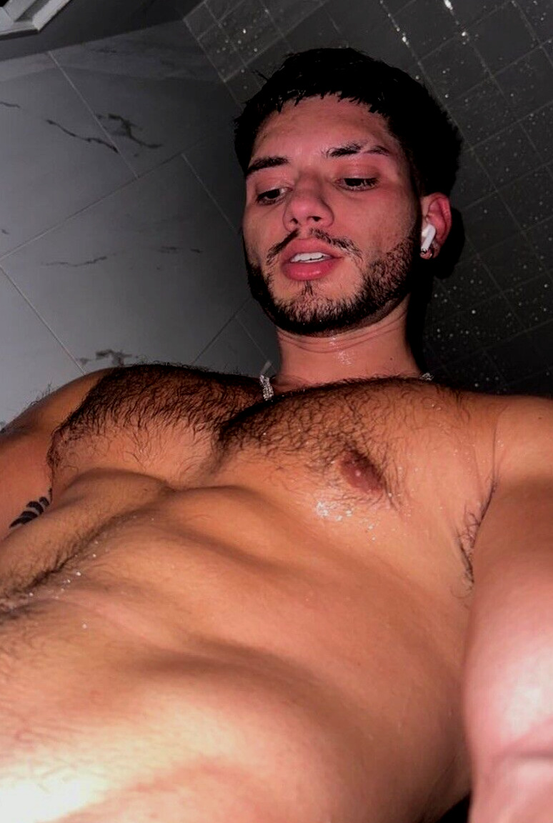 Male Beefcake Hairy Pecs Shower Close Up Shirtless Man PHOTO 4X6 H571