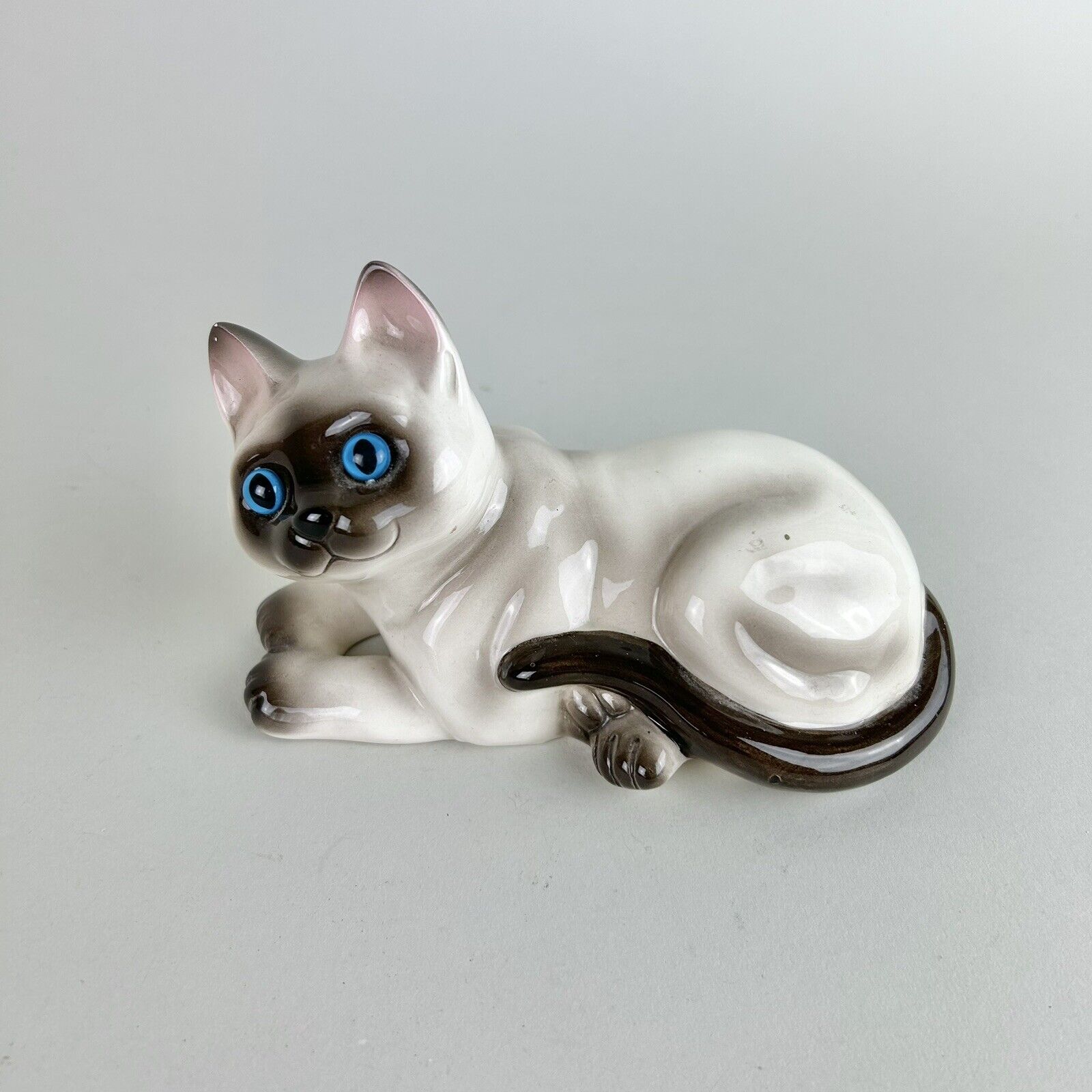 Vintage Enesco Siamese Cat Porcelain Ceramic Figurine Made In Japan