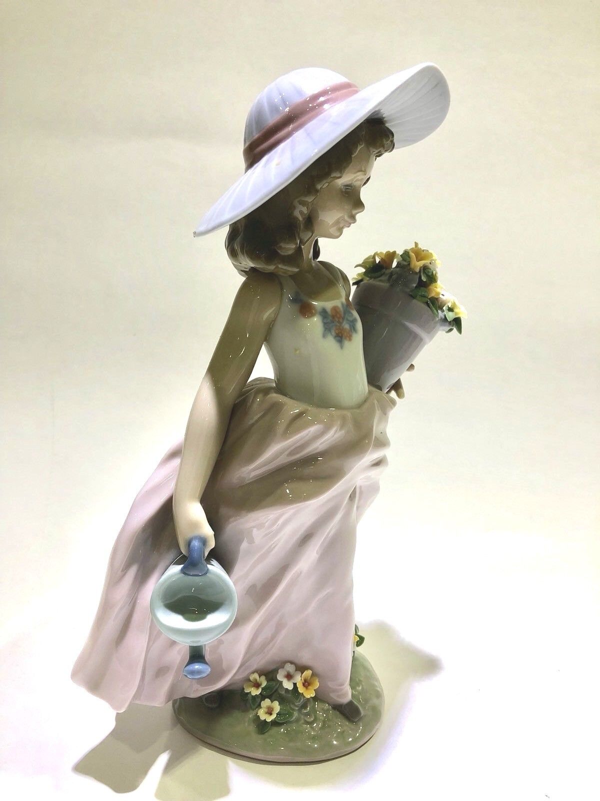 Lladro Figurine, 7676 A Wish Come True ( Society Piece), 9.5H - $400 V  Box