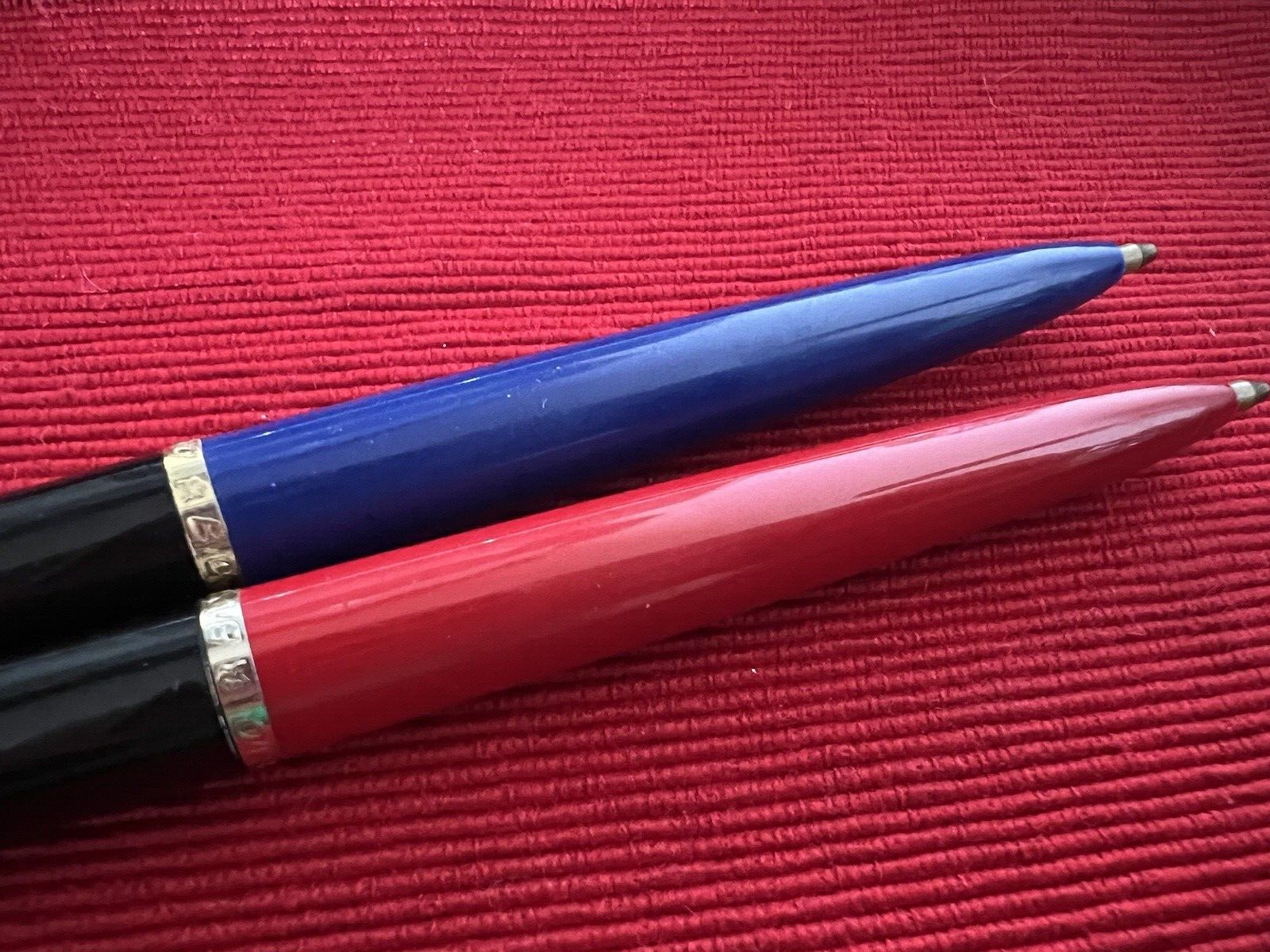 Bic Pens Penholder Sphere Corps Elongated Black Red Blue Vintage