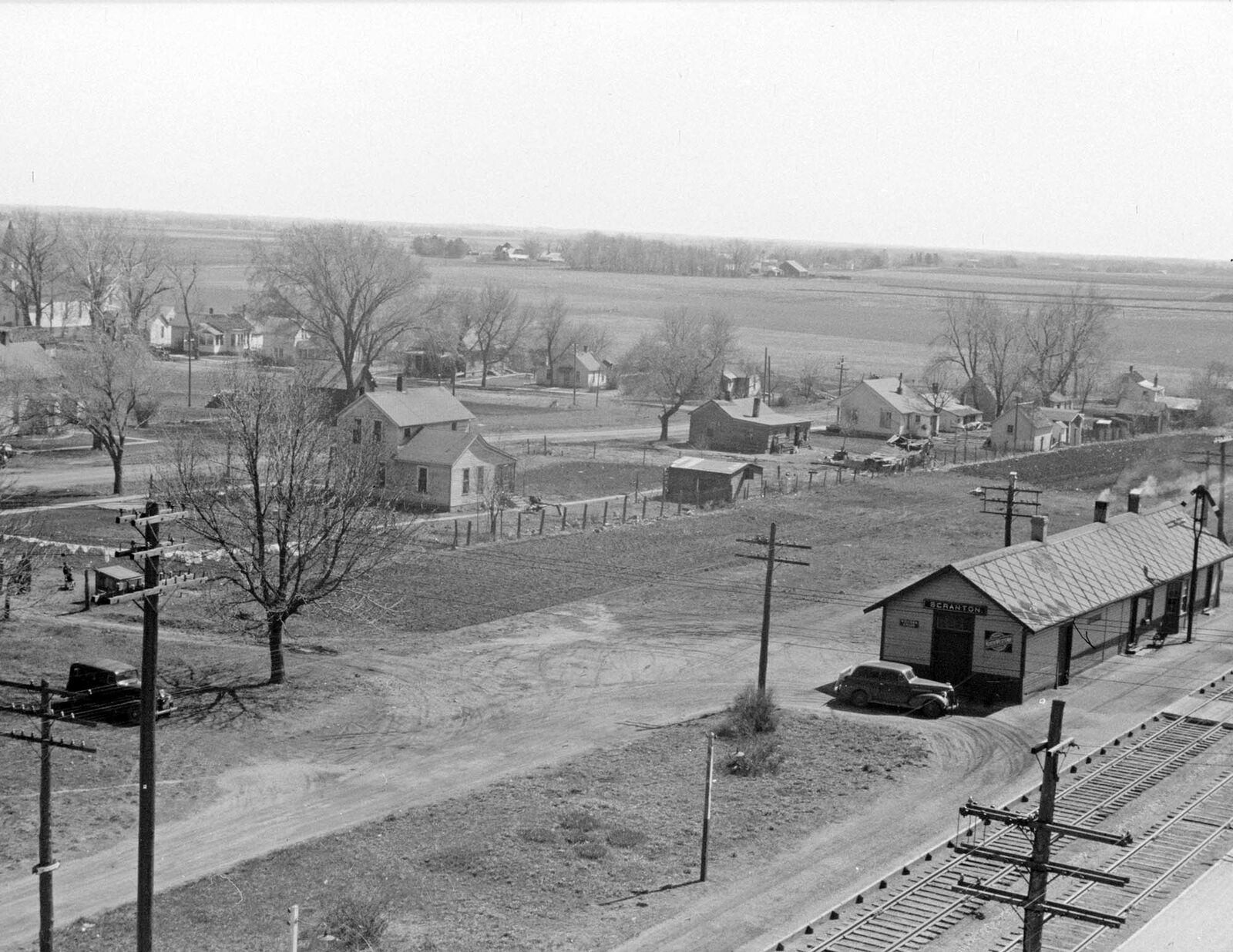 1940 Outskirts of Scranton, Iowa Vintage Old Photo 8.5\
