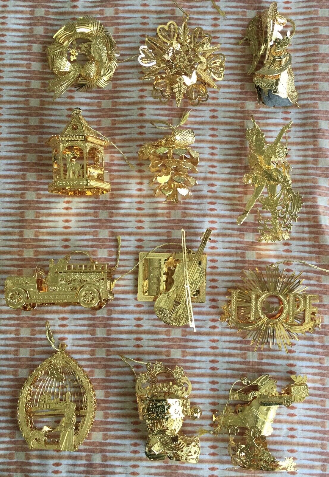 The Danbury Mint 2005 Gold Christmas Ornament Collection Complete Set 
