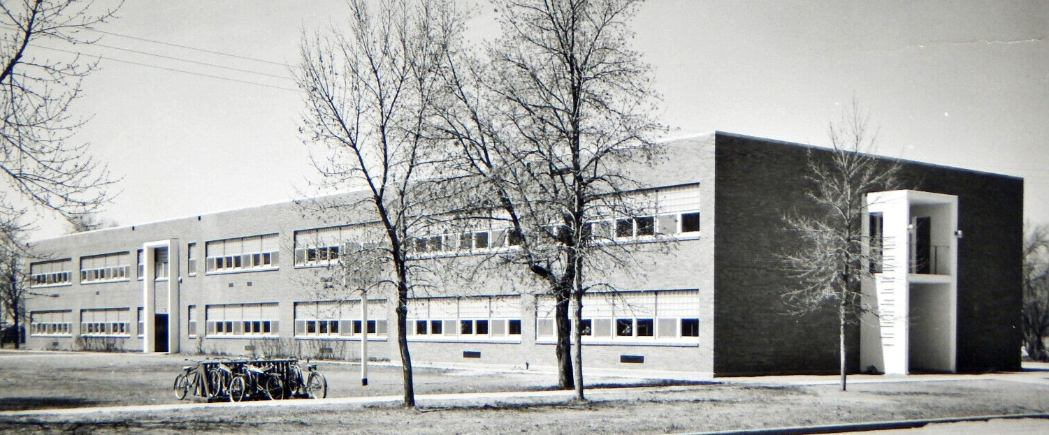 RPPC WESTHOPE N.D. SCHOOL BUILDING 1950s MCM BICYCLES PHOTO POSTCARD UNPOSTED