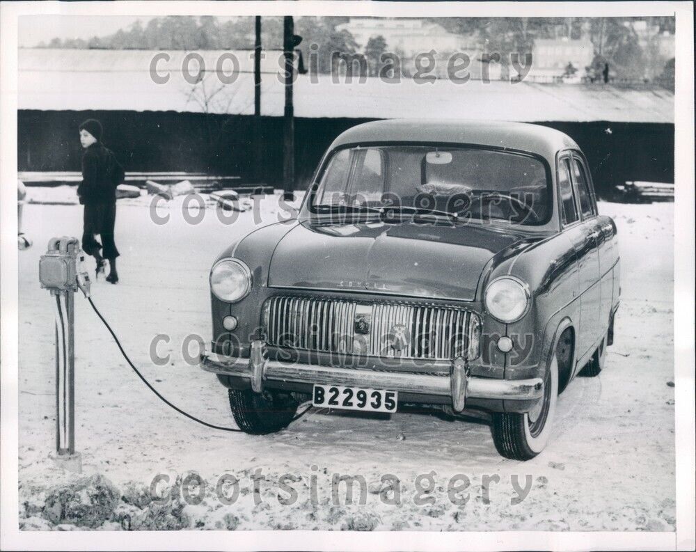 1954 Vintage Car Curbside Heater Service Solna Sweden  Press Photo