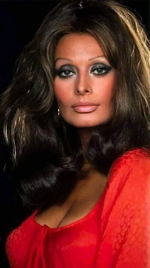 Sophia Loren  Red Dress Panties  Celebrity  Exclusive 8.5x11 Photo  3972947