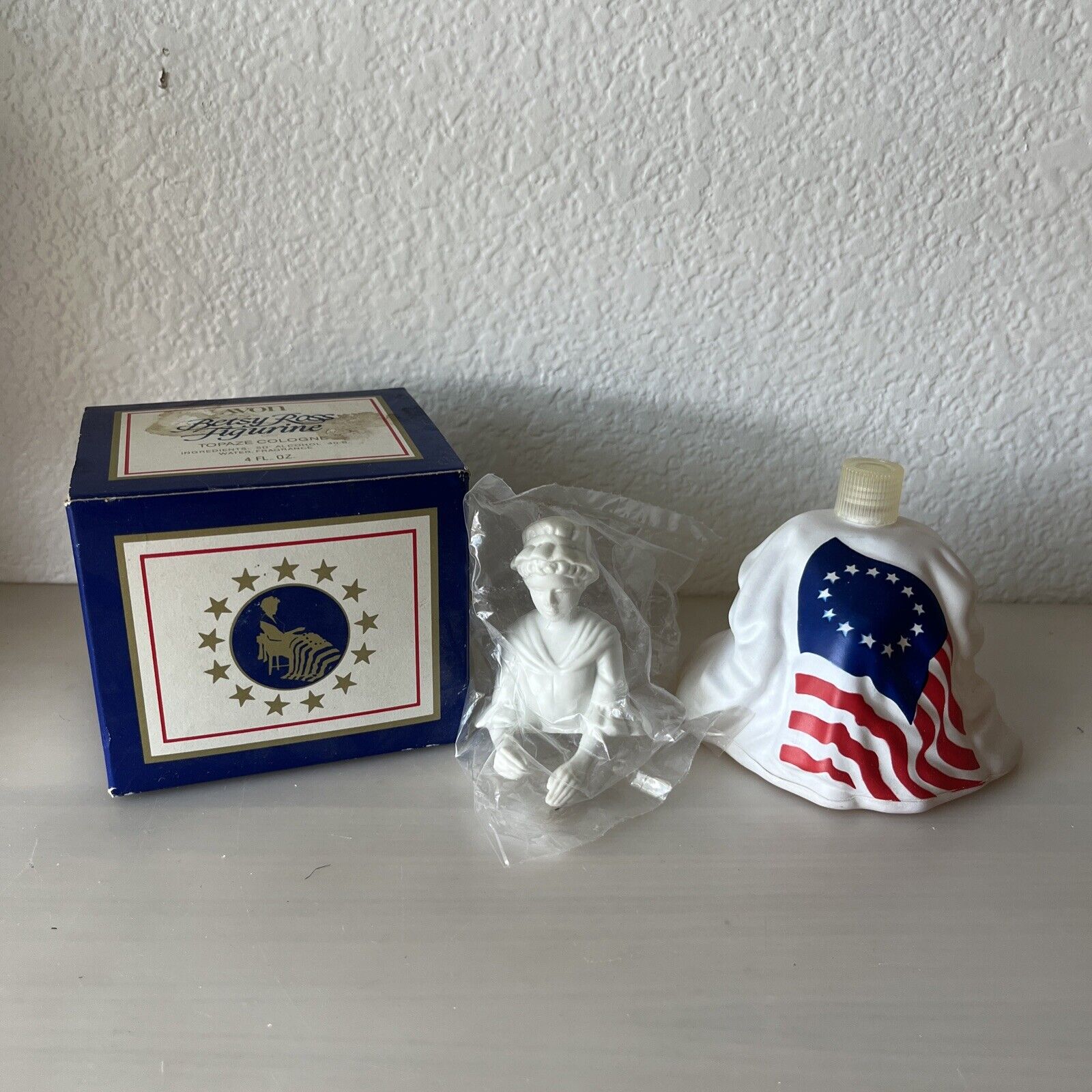 Vintage New Avon Betsy Ross Figurine Sonnet Cologne in box 4 oz 1976 Collectible